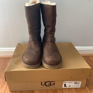 Brown Kensington W 5678 Boots. Size 11. Has not been used. Original Box.